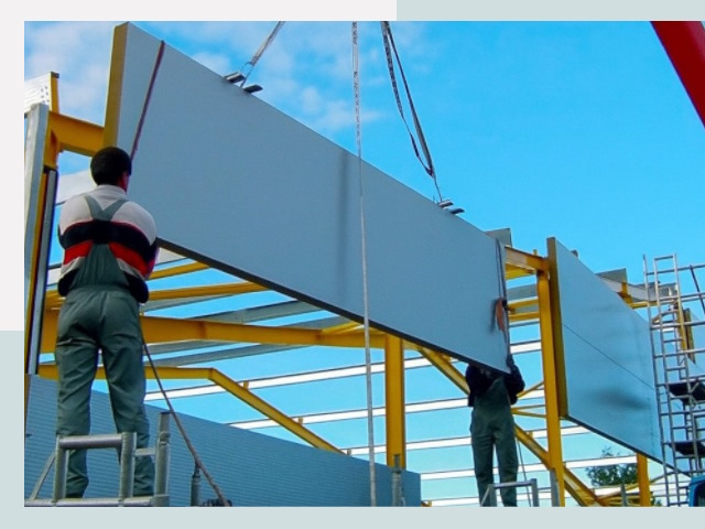 Монтаж сэндвич-панелей в мирном от 607 руб.